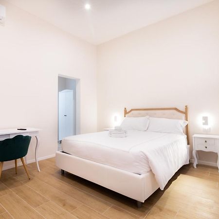 Charme & Chic Nazionale Hotel Rome Bagian luar foto