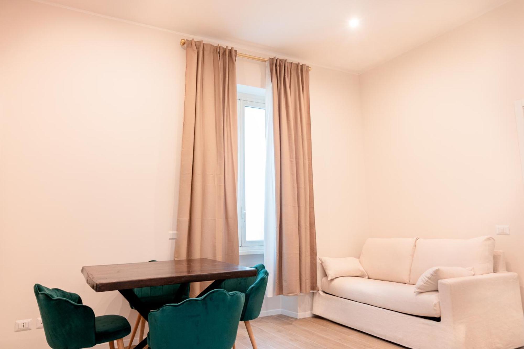 Charme & Chic Nazionale Hotel Rome Bagian luar foto