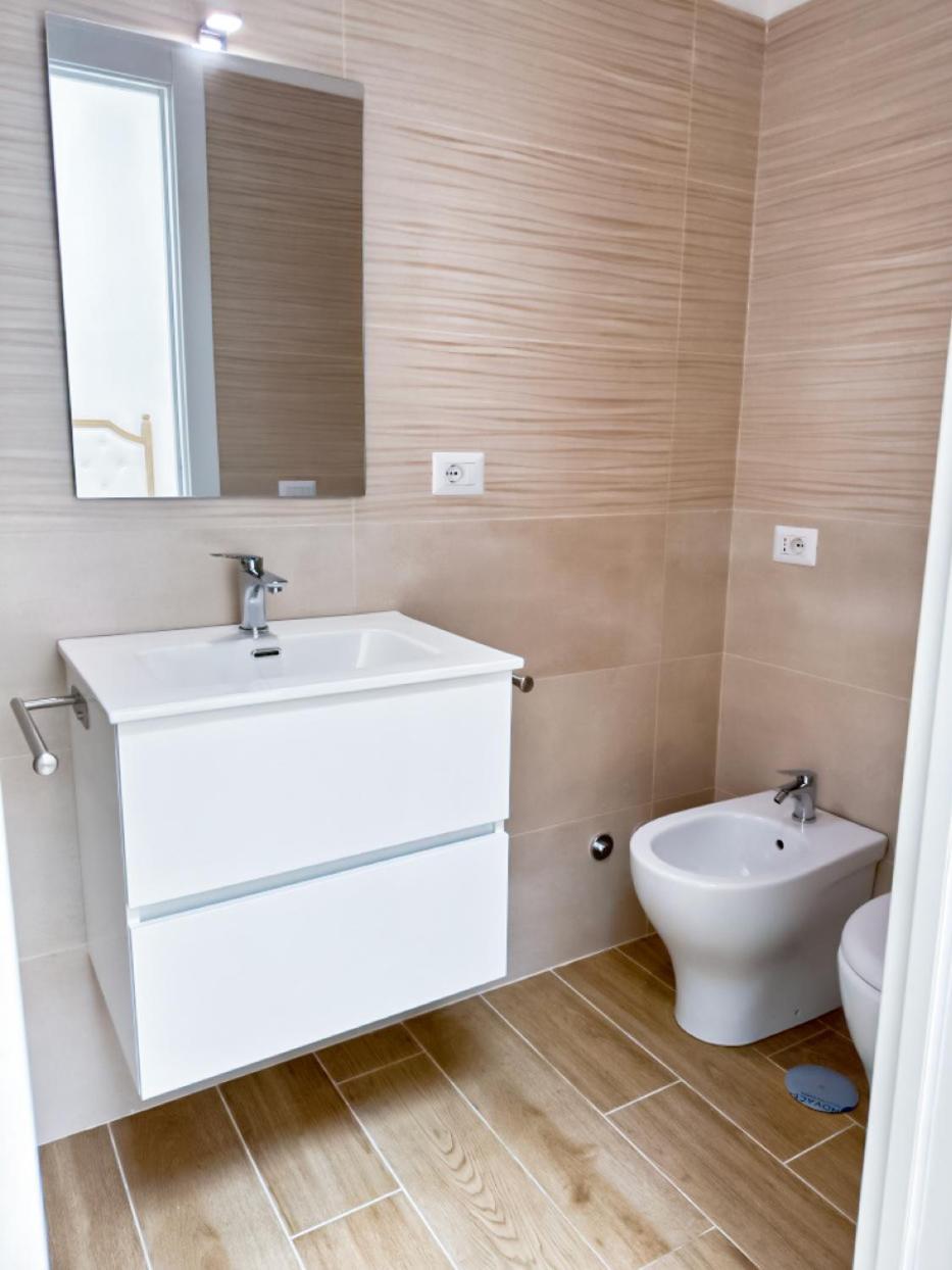 Charme & Chic Nazionale Hotel Rome Bagian luar foto