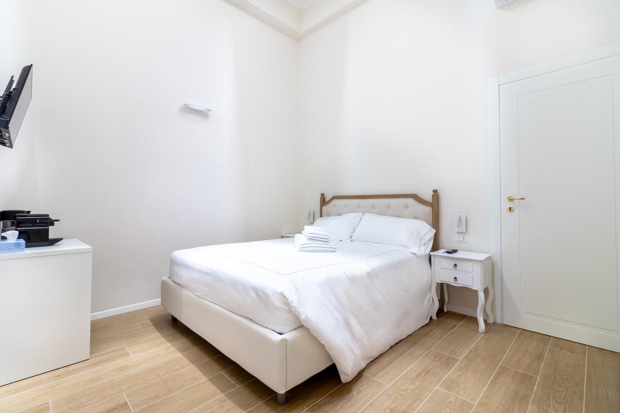 Charme & Chic Nazionale Hotel Rome Bagian luar foto